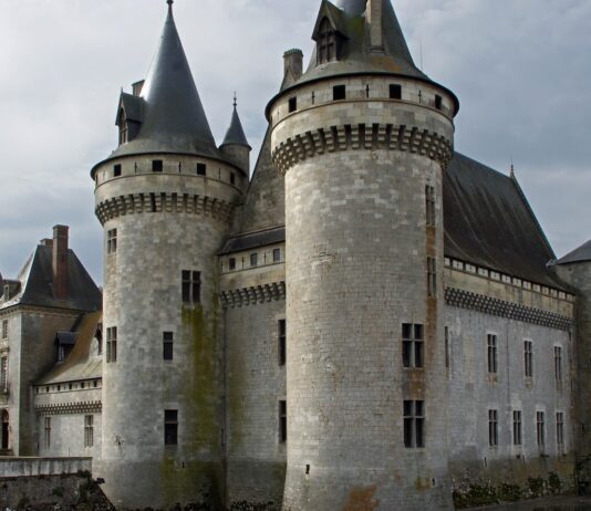 The Daily Telegraph’s Real Life Problems – Pimp my Chateau!