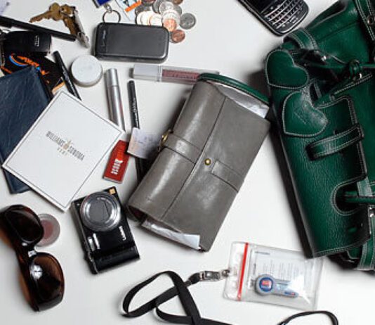 What’s In Your Handbag? Little Chica