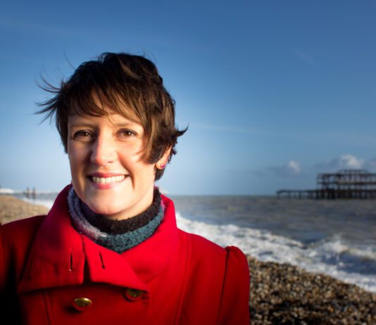 The Hypnotist Liz Davies Can Help People Stop Smoking or Lose Weight