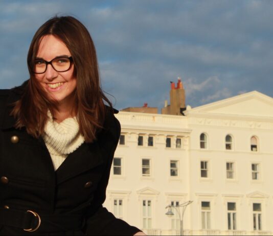 Learned to Love Her Body Through Yoga – Pippa Says – Brightonian New Years Special
