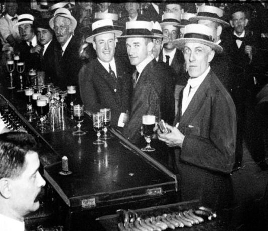 Let Gin & Bear It Take You Back to 1922