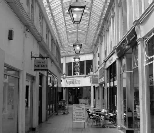 New Art Gallery Moves into Brighton Imperial Arcade