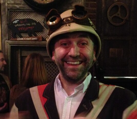 Professor Elemental Gives a Colourful Performance to a Colourful Audience