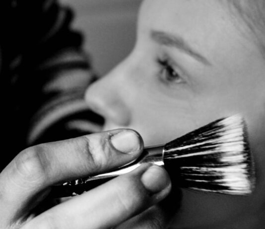 ‘Sandbagging’ Is The Answer To Our Make-Up Woes