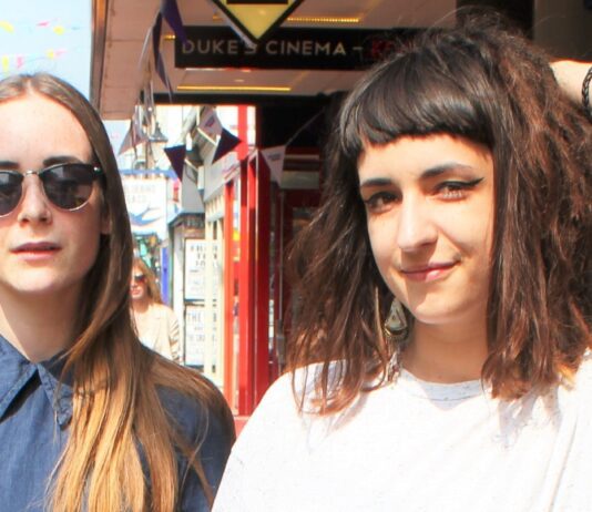 Stylish Brightonians on a Sunny Day – Brighton Street Style