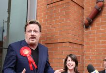 Eddie Izzard takes the EU Referendum to Brighton