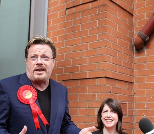 Eddie Izzard takes the EU Referendum to Brighton