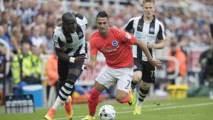 Mohamed Diame evades Beram Kayal.