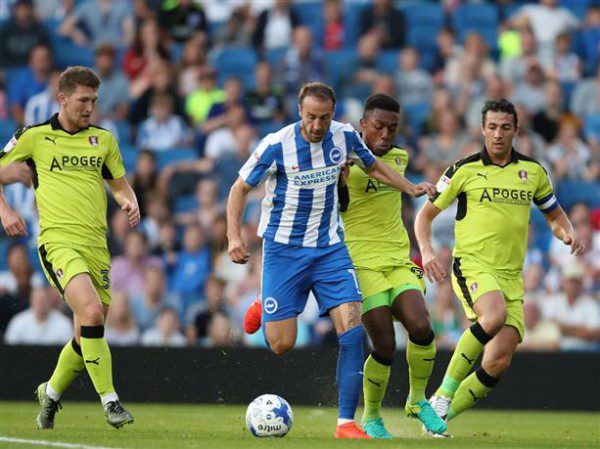 Amongst the goals, Murray (Centre) bagged again on Tuesday night.
