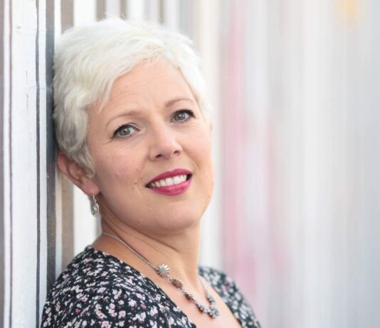 Joni Mitchell Obsession Led To Forming A New Band – Interview with Lucy Pickering