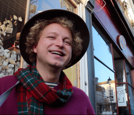 Brighton Busker Theo With A Cool Hat Has Sensational Voice!