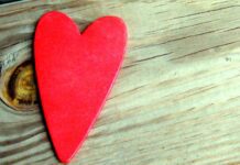 4 Easy Ways to Love Someone, Including Yourself
