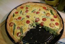 Delicious and simple green asparagus quiche