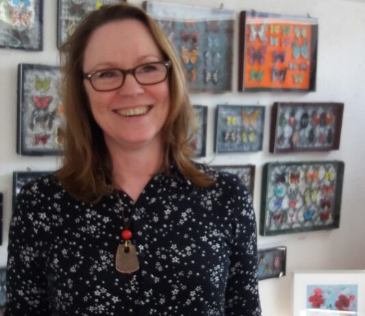 Who Are The Artists That Open Their Doors For You? Meet Versatile Painter Shyama!
