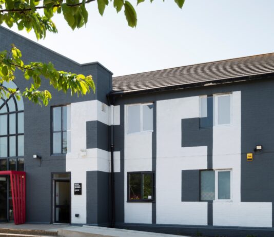 Fancy sneaking into an artists home?