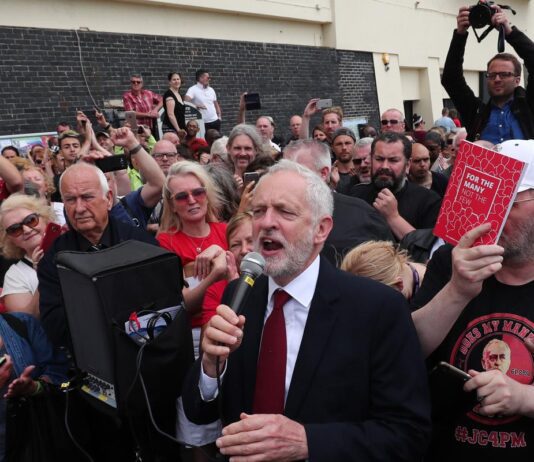 Brightonians Back Corbyn