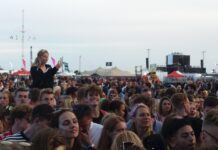 Glitter, Zebras And Crazy Dancers! Wild Festival, Wild People!