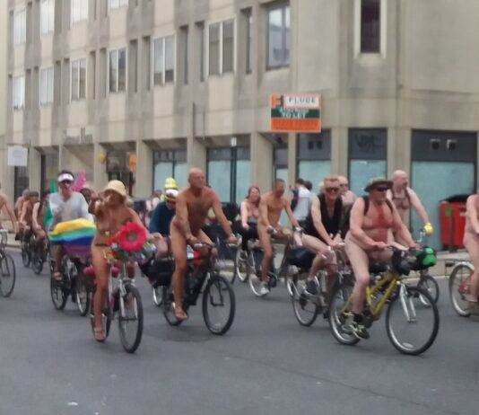 Brighton’s Cyclists For A Naked Planet!