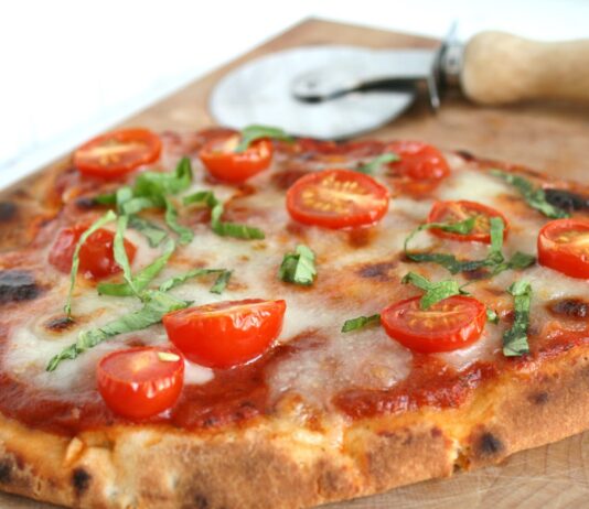 How To: Quick & Easy Naan Pizza