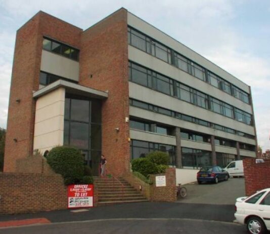 Finding the Best Commercial Property Solicitor for Your Needs