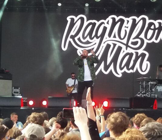 Rag’n’Bone Man Publishes New Music Video Filmed In Brighton Pub