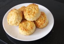 The Perfect Snack For The Afternoon! Amazing Cheese Scones!