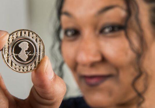 University of Brighton Graduate Designs UK’s New £2 Coin