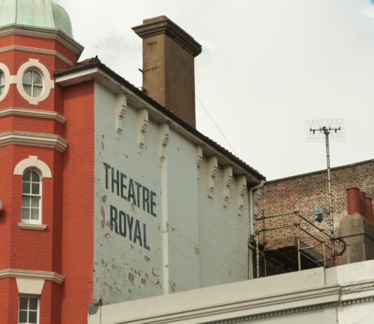 100 Tails Of Us: Immersive and Interactive Show Full of Wonder and Exploration Comes to Theatre Royal This Christmas