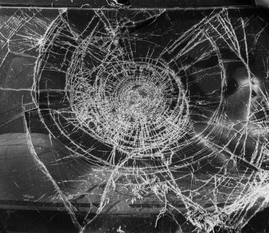 Ladder Comes Lose From Lorry and Smashes Windscreen In Rottingdean