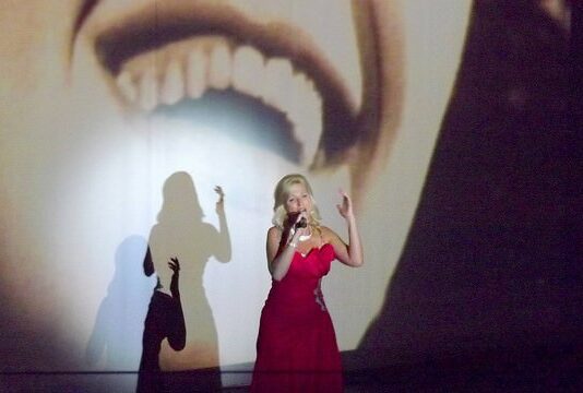 Edith Piaf Tribute Tonight at the Ropetackle Centre
