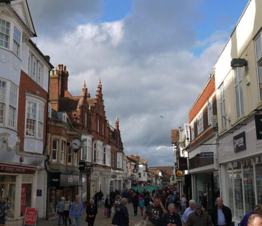 Police Search for Witnesses After Stabbing in East Street, Horsham