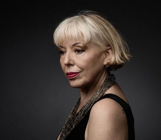 Barb Jungr Sings Bob Dylan and Leonard Cohen
