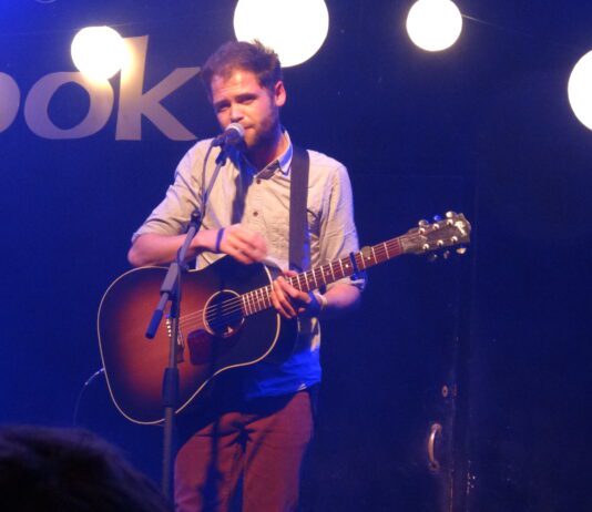 Passenger to do Free Busking Set in Brighton on Monday