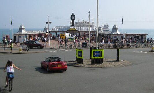 Driving in Brighton: advice for locals and visitors