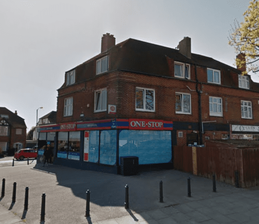 Shop assistant threatened with knife in Hove shop armed robbery
