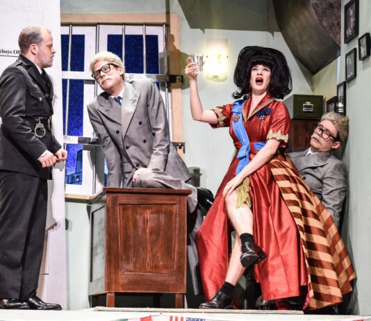 Five-star play ‘The Comedy About A Bank Robbery’ comes to Brighton