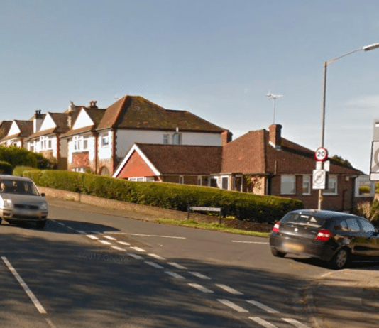 Police hunt road rage driver in Brighton