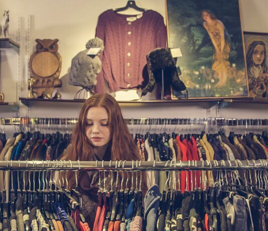 Enjoy an Evening of Vintage Shopping in The Name of Charity