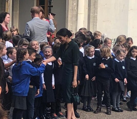 Meghan and Harry Meet School Children in Brighton Visit