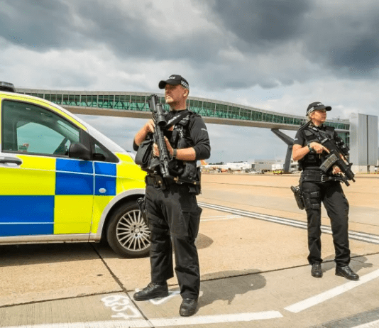 Gatwick cancellations cause Christmas chaos with drone sightings