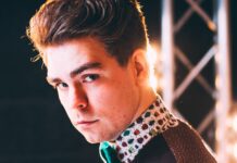 “If I’m not getting goosebumps on my arm in a chorus, it’s not going into the song!” – Angus Munro