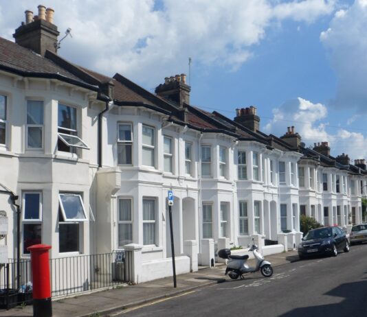Greens slam Labour for “refusing to listen” to council housing tenants and “betraying renters