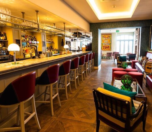 Harby’s Bar at The Habour hotel relaunches – the coastal-themed upgrade doesn’t disappoint