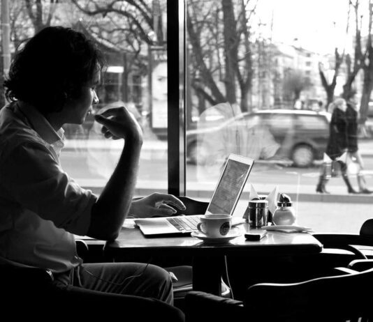 Brighton Facebook Café offers free coffee for privacy checkups