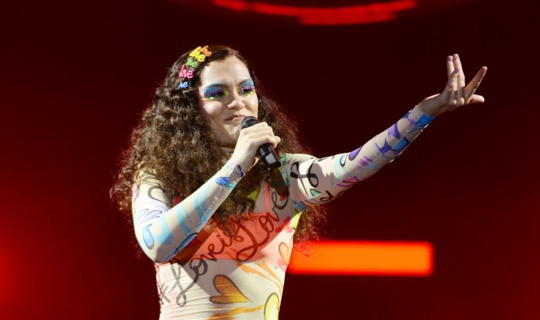 jessie-j-performs-at-brighton-pride-festival-08-04-2019-0