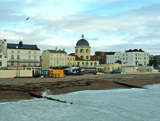 Police evacuate Worthing seafront after hazardous material incident