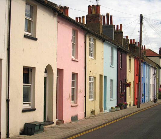 Still thinking about buying a house?