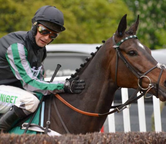 Kempton Park becomes the centre of the horse racing world