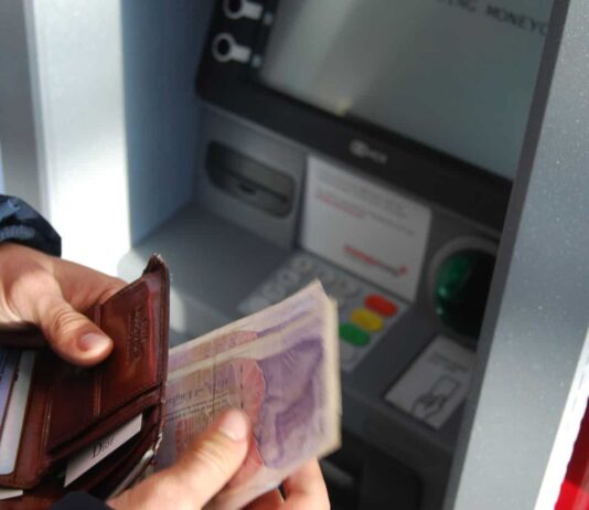 Cash Machine Fees in Residential Areas Hitting Low Income Families