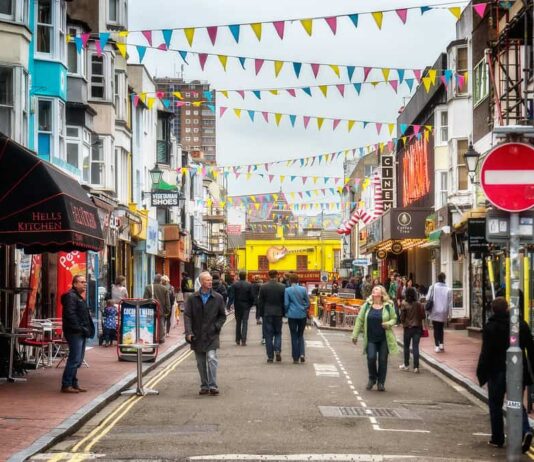 Top 5 Benefits of shopping small and local